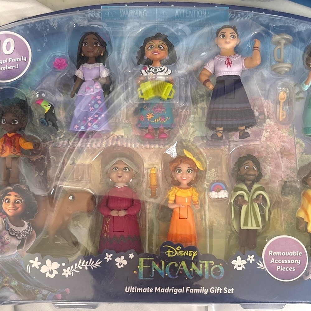 Disney Encanto Ultimate Madrigal Family Gift Set 10 Figures Multicolor Jakks